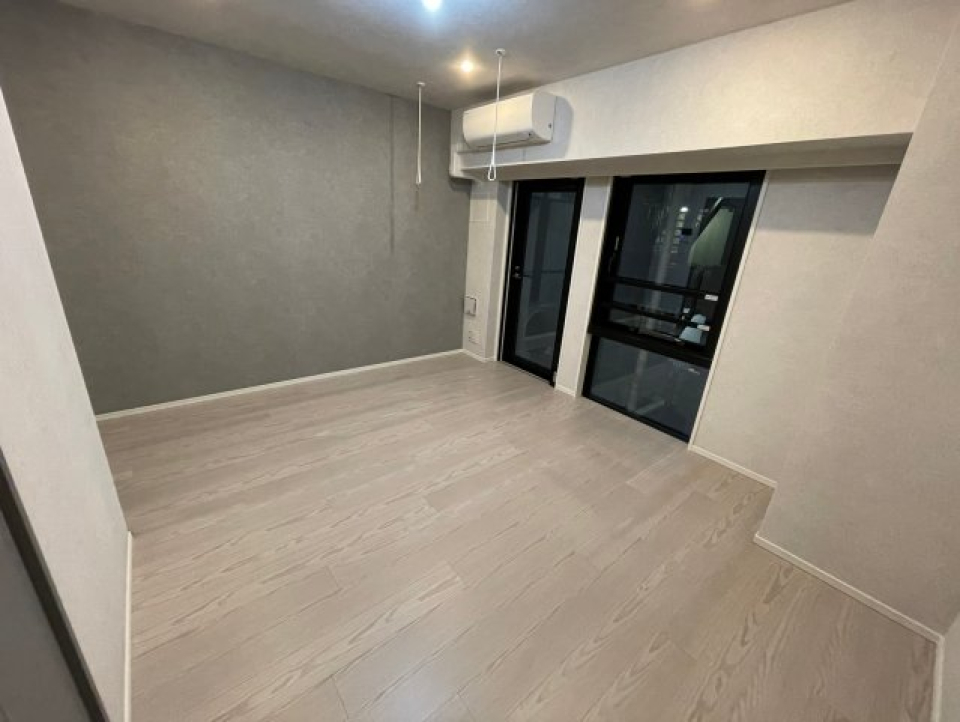 窓は全室南向きなので、日当たり良好。開放的に見えるお部屋です。
ログ銀座イースト（別号室同タイプ）