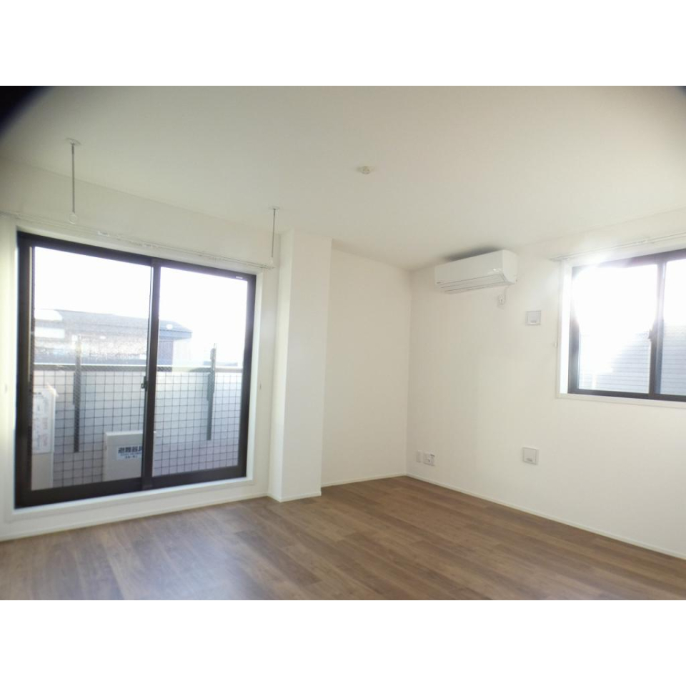 最上階のお部屋。夏には荒川の花火大会を見ることが出来るかも！？そんな夏を満喫出来そうなロマンティックなお部屋です。