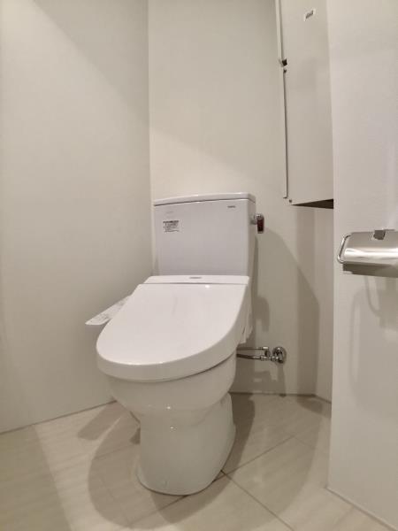 ウォシュレット付きの清潔感溢れたトイレです！