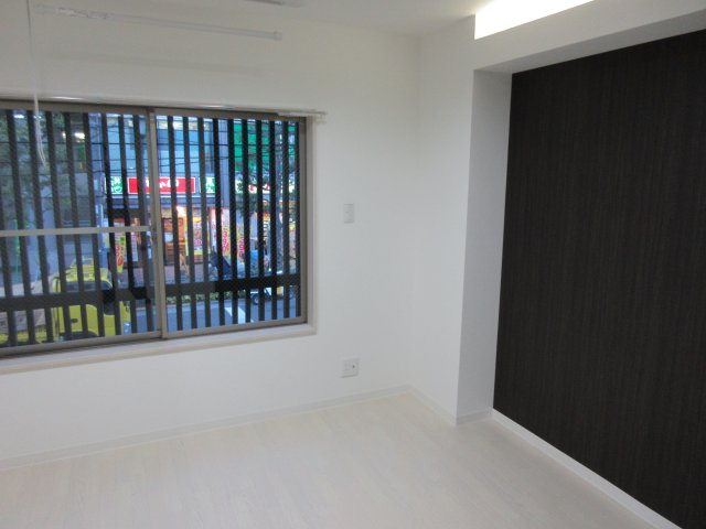 格子が見える６帖のお部屋。