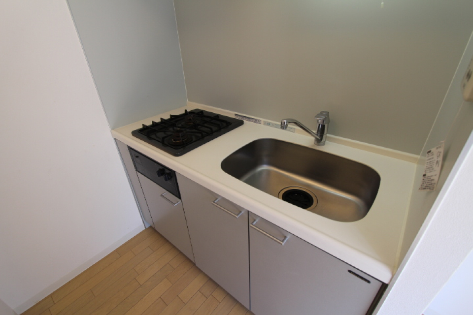 キッチンはコンパクト