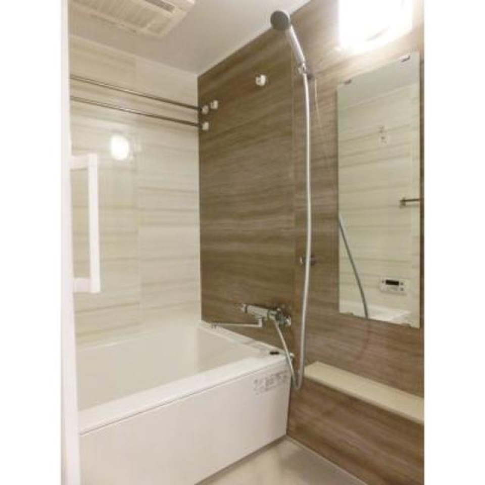 浴室もゆったり広々