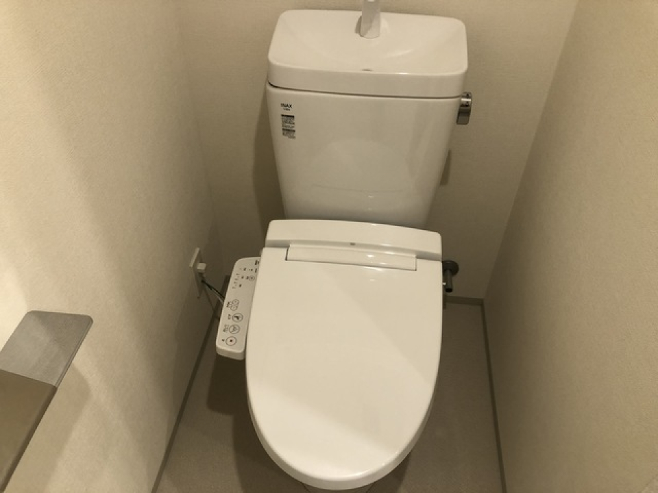 シンプルなトイレ。※写真は同タイプ住戸です。