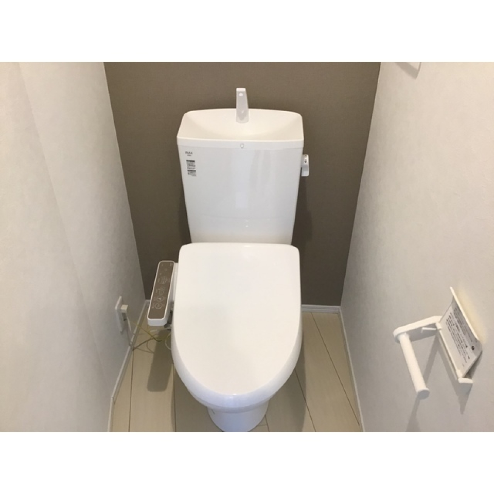 シンプルなトイレ。