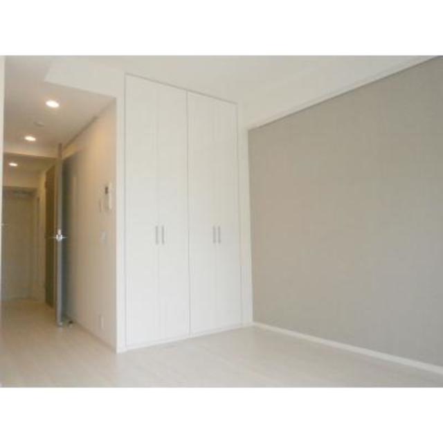 グレーの壁が刺し色になっていいですね！※写真は同タイプ住戸です。