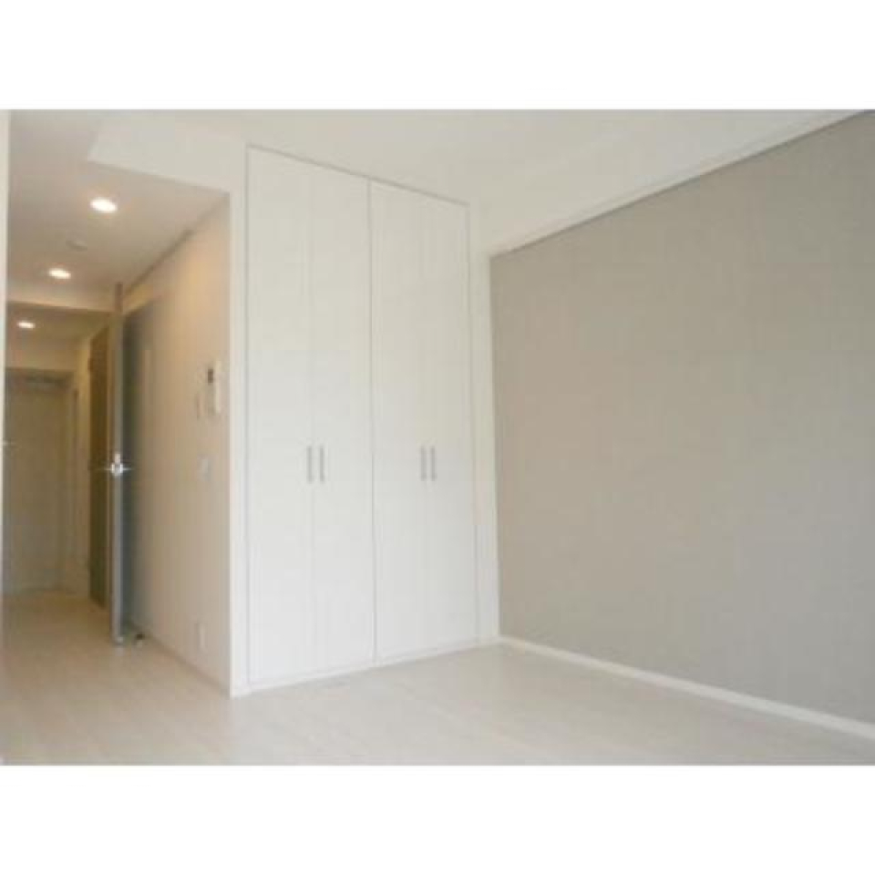 グレーの壁が刺し色になっていいですね！※写真は同タイプ住戸です。