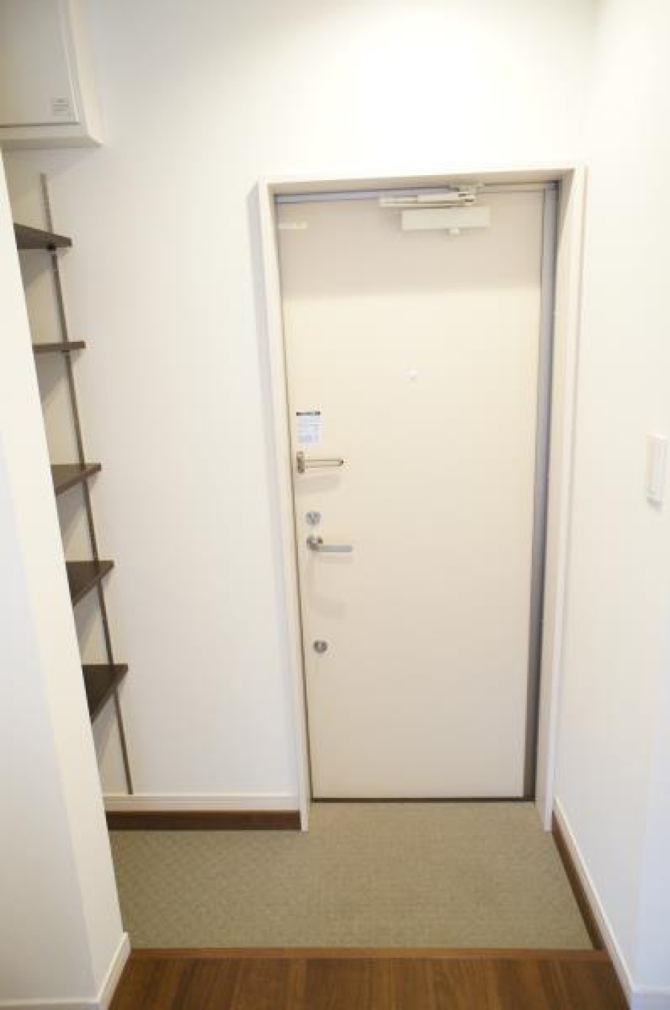 玄関を入った時の様子。