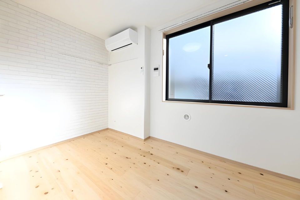 腰高の窓です。