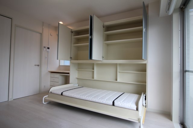 ベッドが隠されているんです！ワクワクしませんか！？