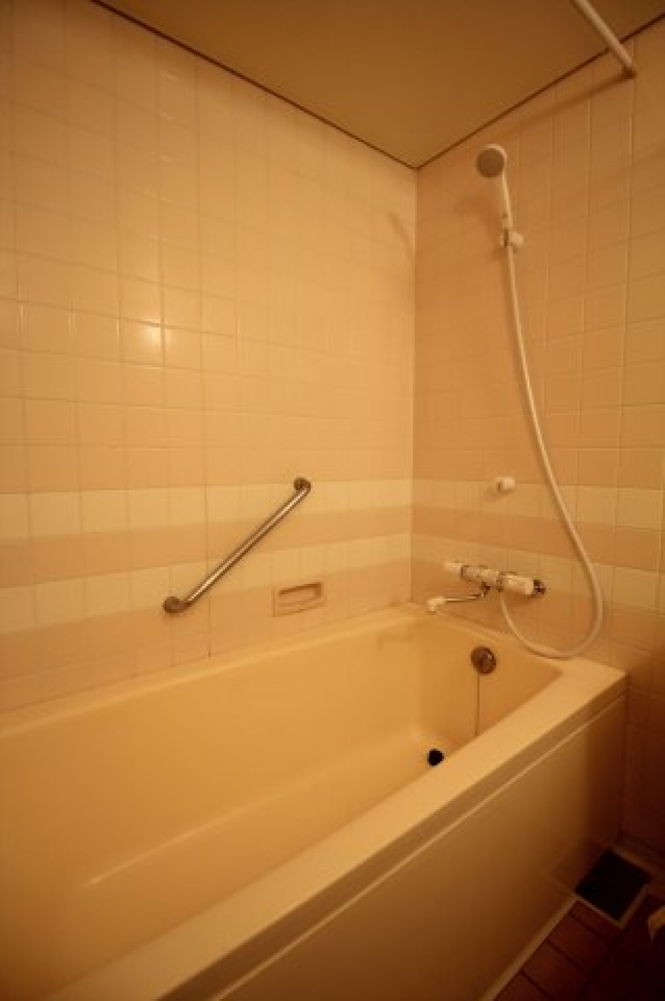 一日の疲れも、癒してくれそうな快適浴槽です♪