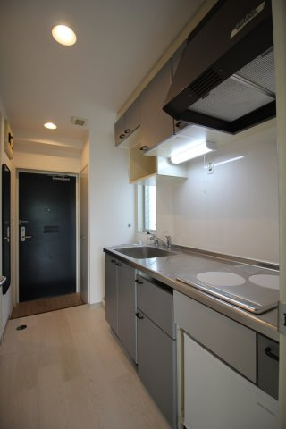 キッチンも、作業スペースがあるので、お料理がはかどります！
同物件・別部屋画像【左右反転】