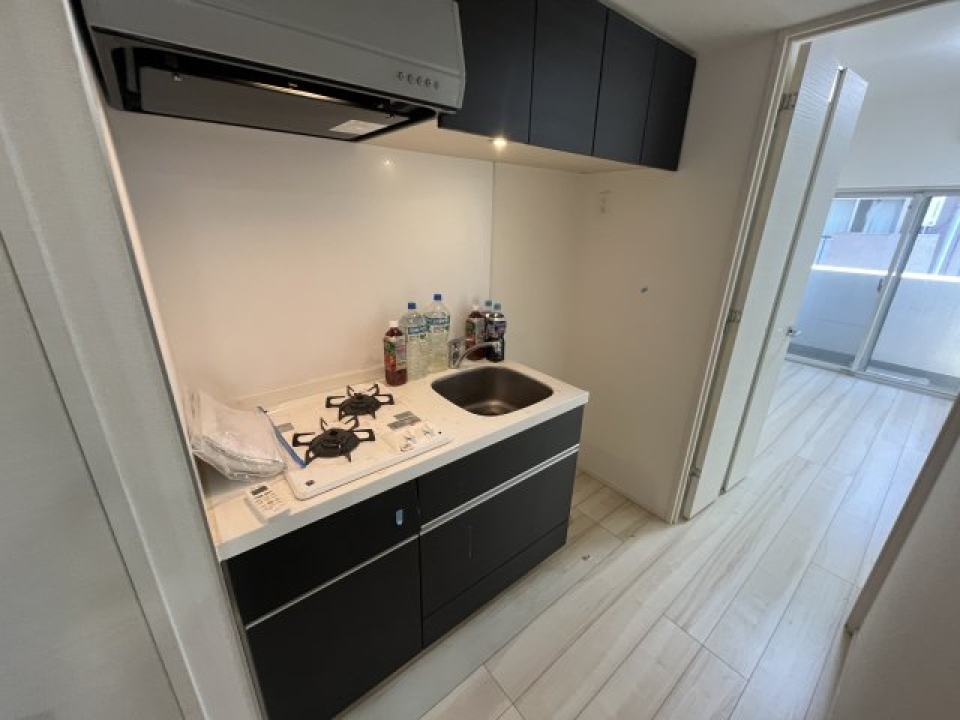 キッチンも2口コンロ付きで、収納もしっかりできちゃう優れものです♪