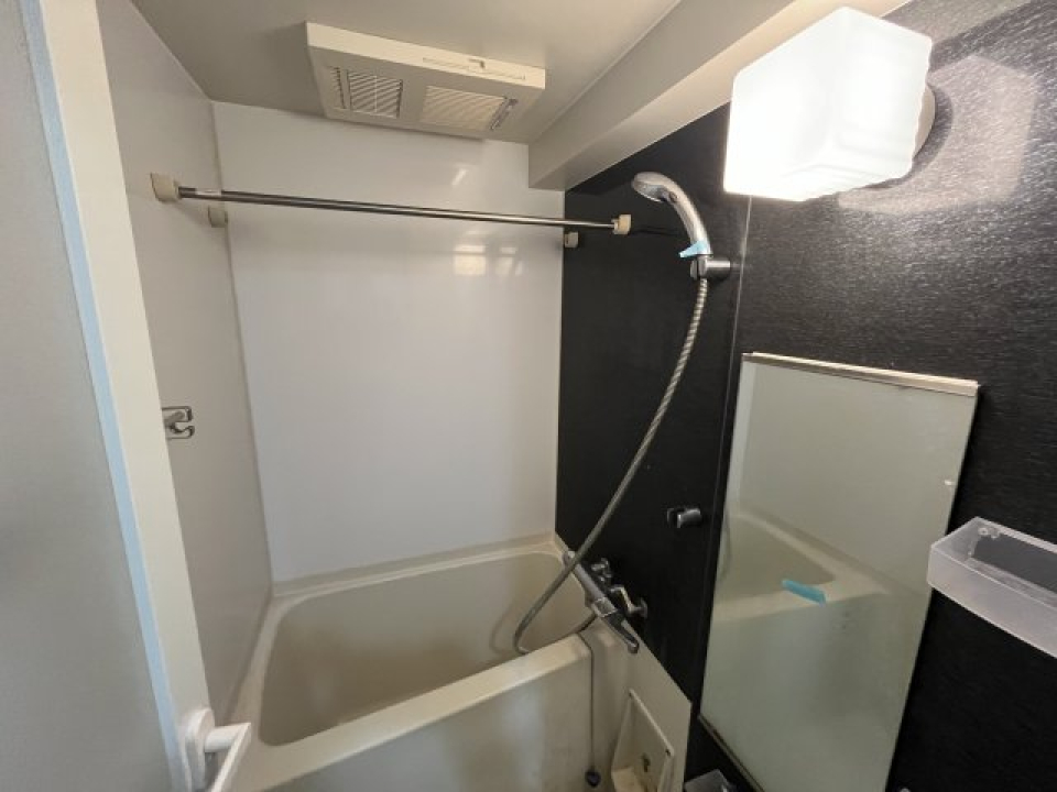 浴室乾燥機付きのお風呂です♪