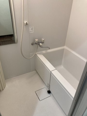 シンプルな浴室です。