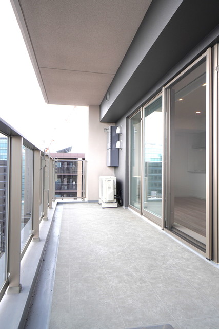 バルコニーに出た時の様子。※写真は同タイプ住戸です。