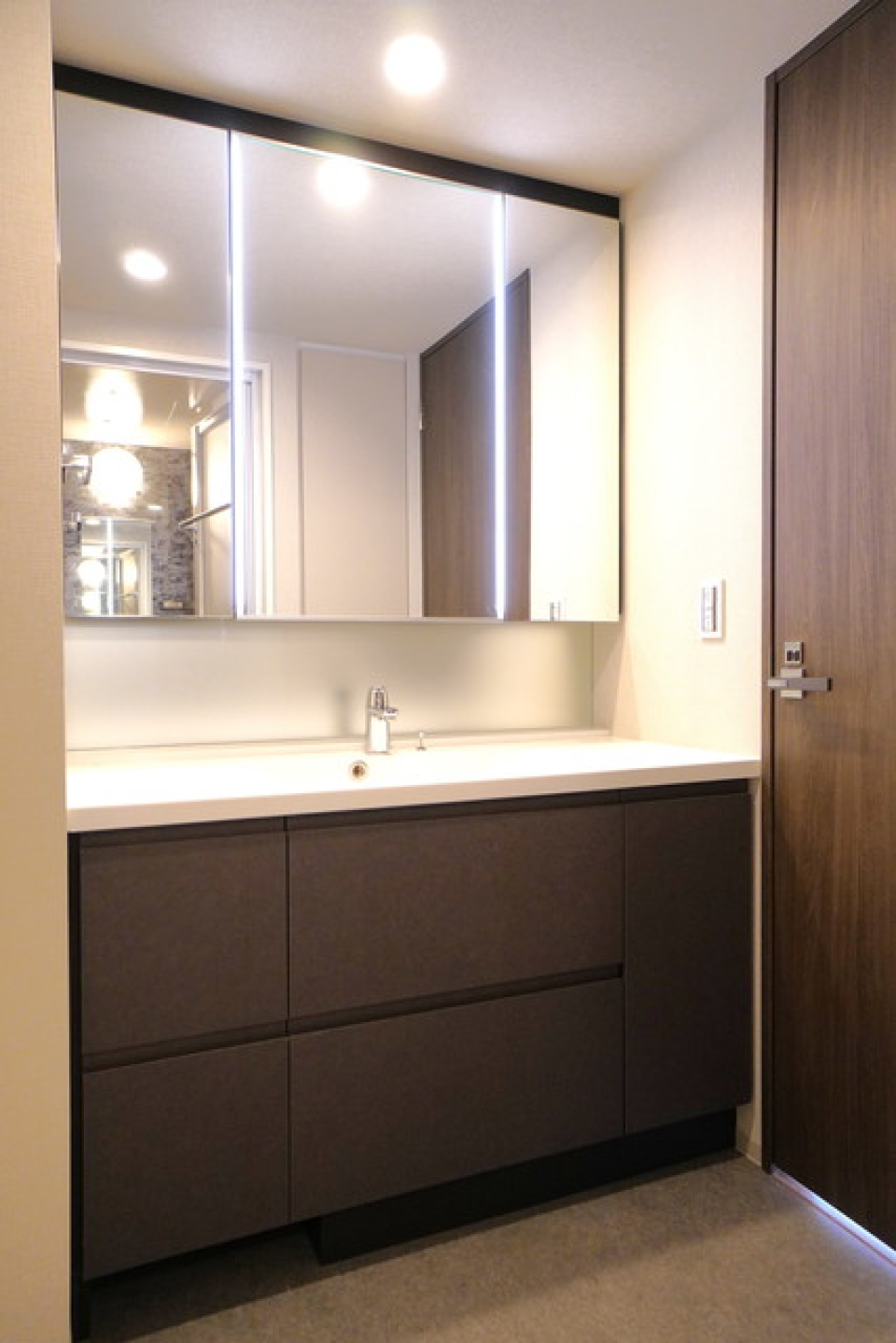 嬉しい独立洗面台。※写真は同タイプ住戸です。