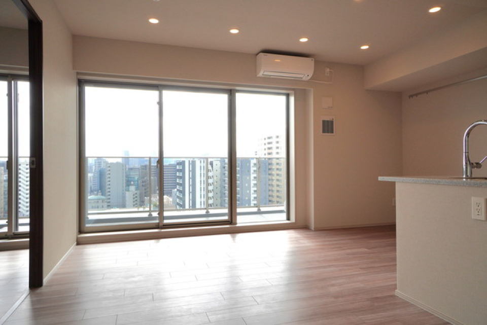 バルコニーへのアクセスが出来ます。※写真は同タイプ住戸です。