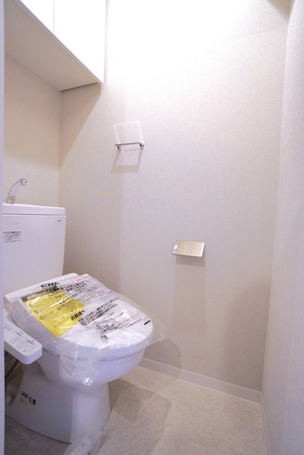 シンプルなトイレです。※写真は同タイプ住戸です。