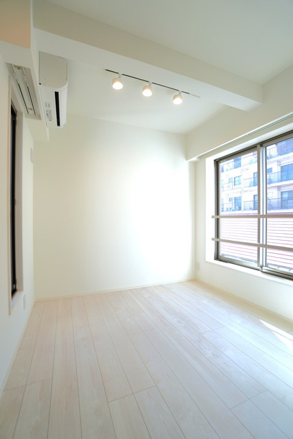 ５．２帖の洋室があります。ウォークインクローゼットが完備。※写真は同タイプ住戸です。