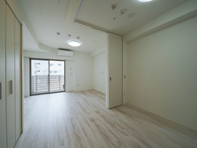 どんな家具にでも合う内装ですね！※写真は同タイプ住戸です。