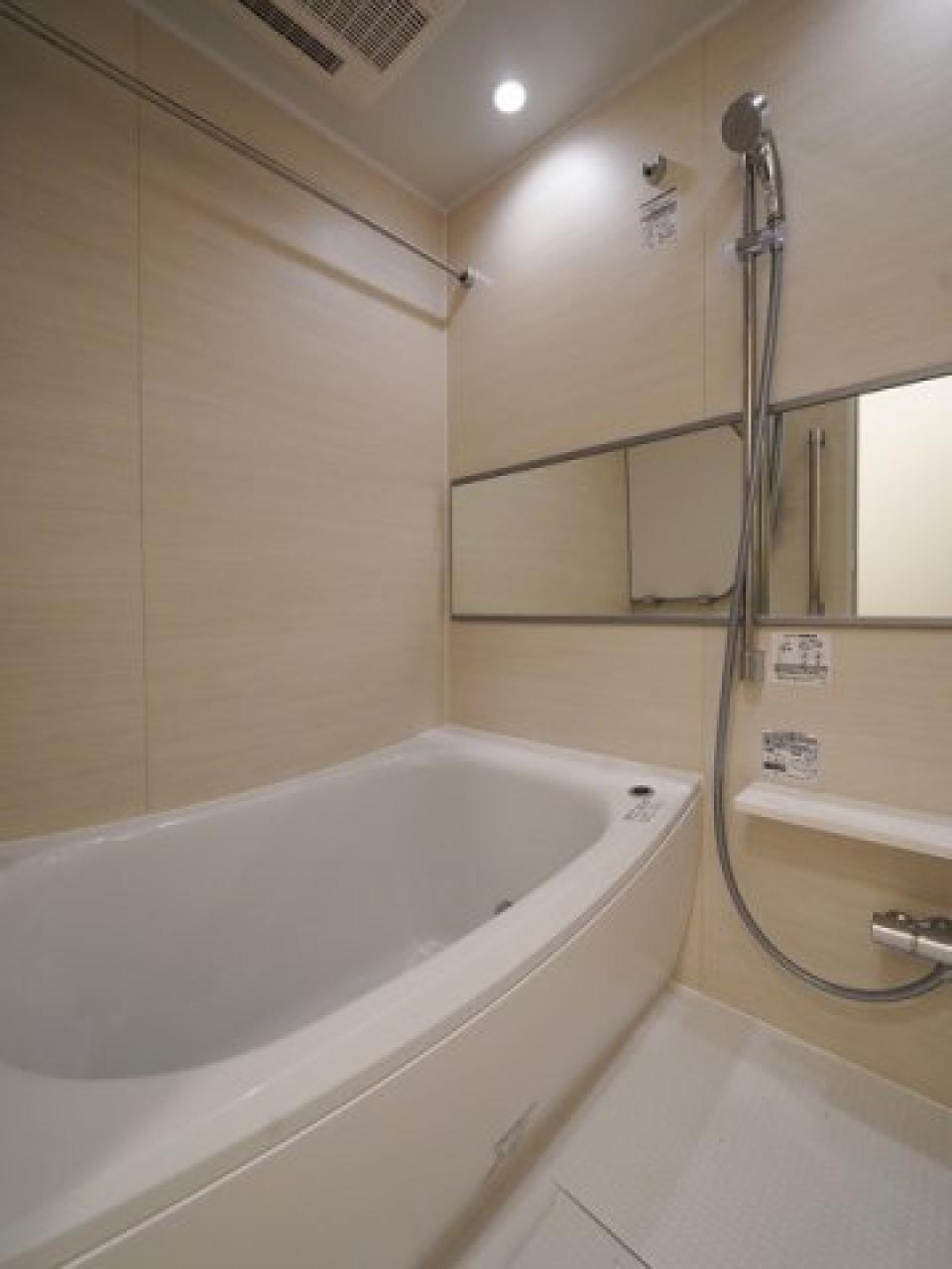 浴室の様子です。※写真は同タイプ住戸です。