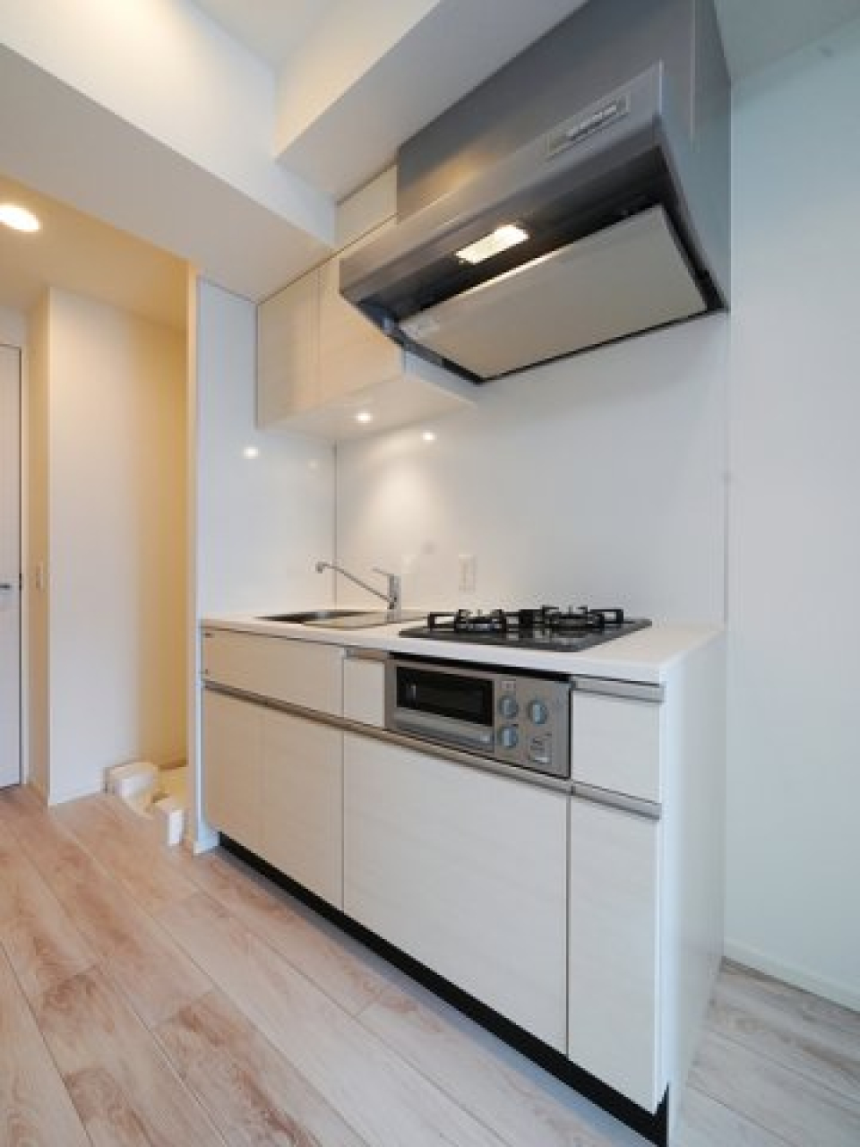 2口のガスコンロが導入されたキッチンです。※写真は同タイプ住戸です。