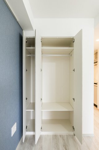 収納を開けた時の様子です。※写真は同タイプ住戸です。