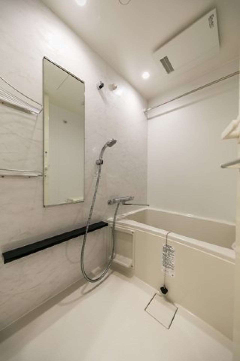 浴室の様子。※写真は同タイプ住戸です。