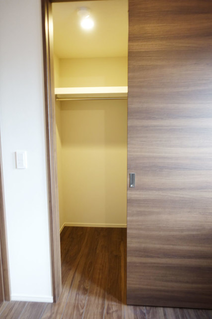 各洋室にはウォーキングクローゼットが「完備してあります。※写真は同タイプ住戸です。