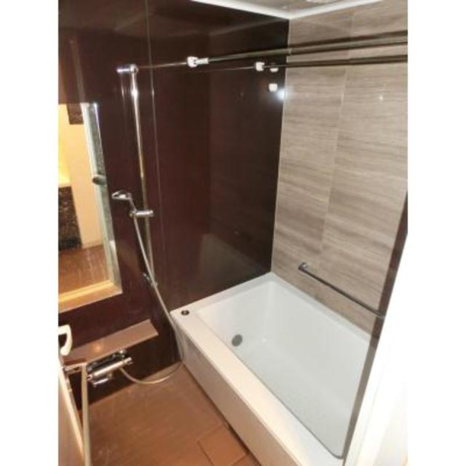 浴室もゆったり広々