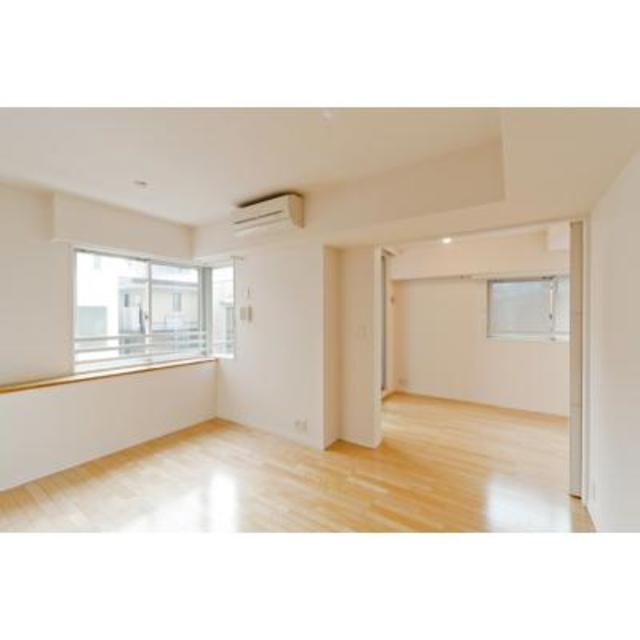 ５．２帖の個室が見えます。※写真は同タイプ住戸です。