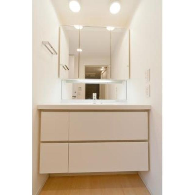 嬉しい独立洗面台。※写真は同タイプ住戸です。