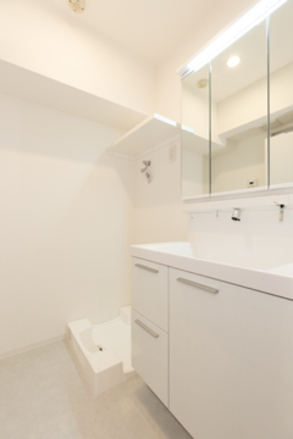 清潔感のある独立洗面台。※写真は同タイプ住戸です。