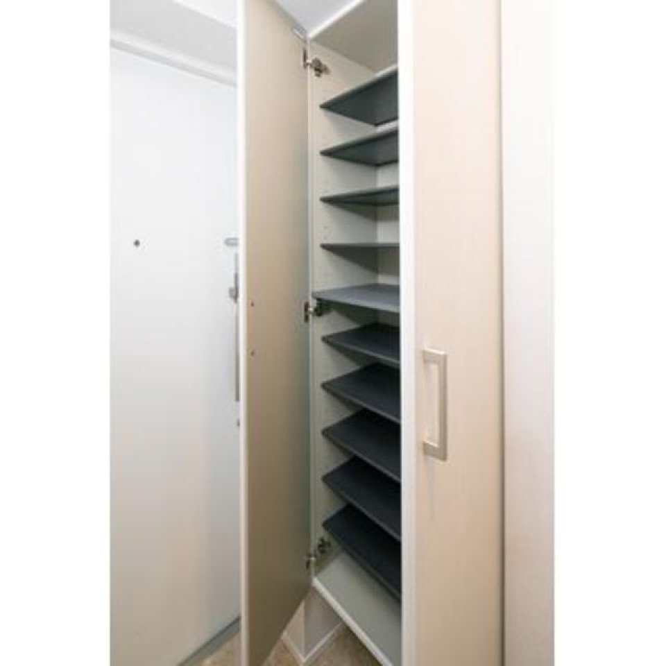 シューズボックスを開けた時の様子。※写真は同タイプ住戸です。