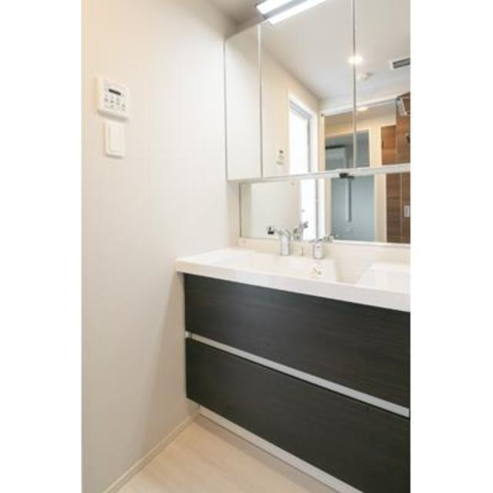 嬉しい独立洗面台。※写真は同タイプ住戸です。