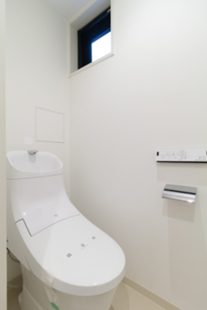 小窓がついています‼
※写真は同タイプ住戸です。