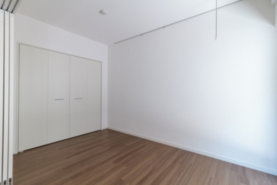 クローゼットが完備。※写真は同タイプ住戸です。