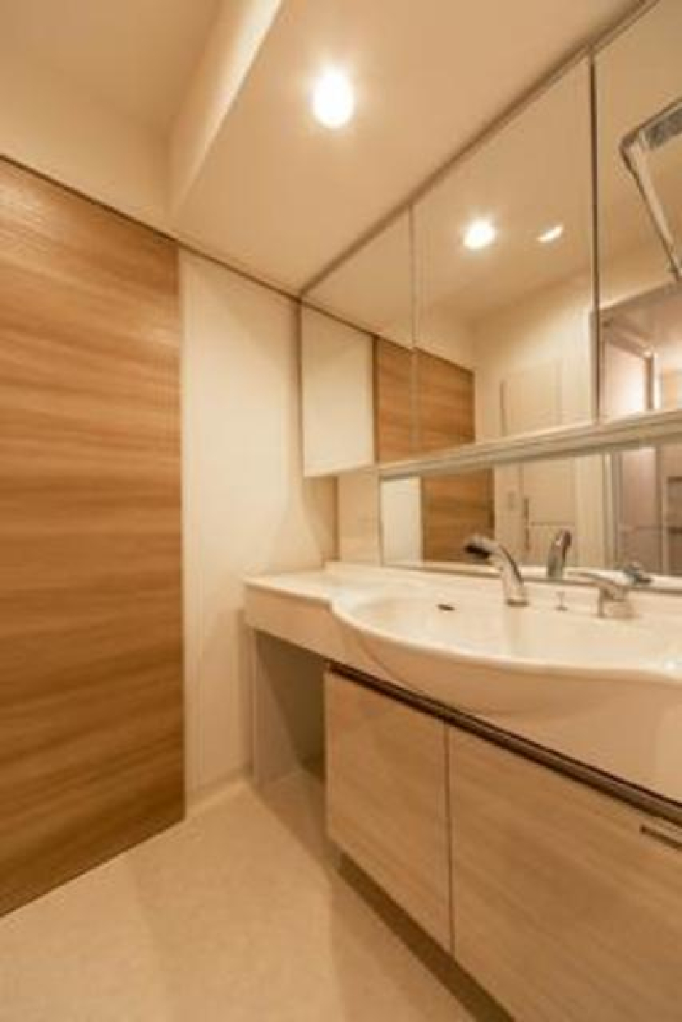 ゆとりのある独立洗面台。※写真は同タイプ住戸です。