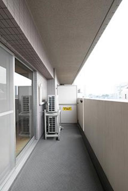 バルコニーの様子です。※写真は同タイプ住戸です。