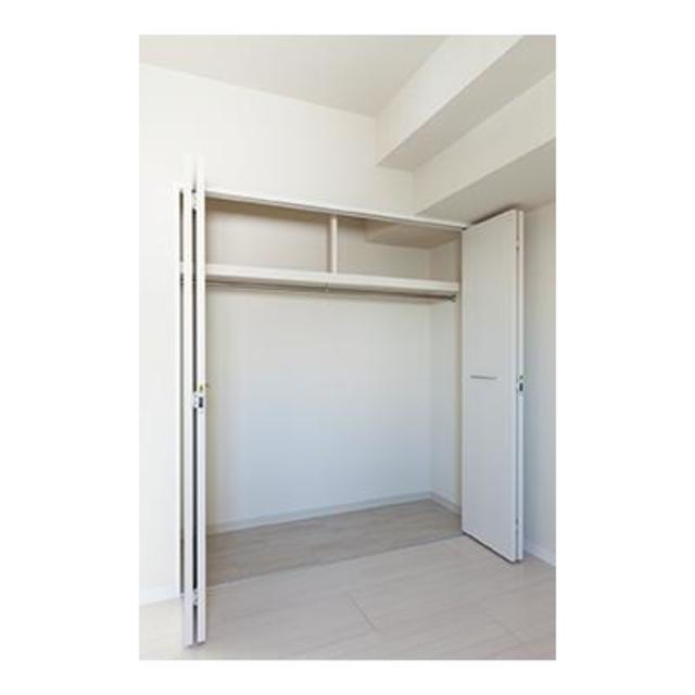 収納スペースもたっぷり入ります！人が寝ころべるくらいはありますね！
※写真は同タイプ住戸です。