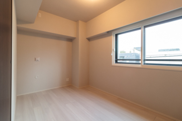 ５．８帖の洋室です。※写真は同タイプ住戸です。