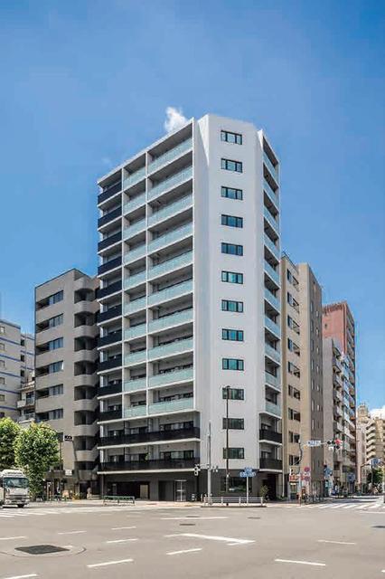 角地にある建物です。