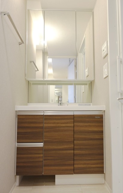 嬉しい独立洗面台。※写真は同タイプ住戸です。