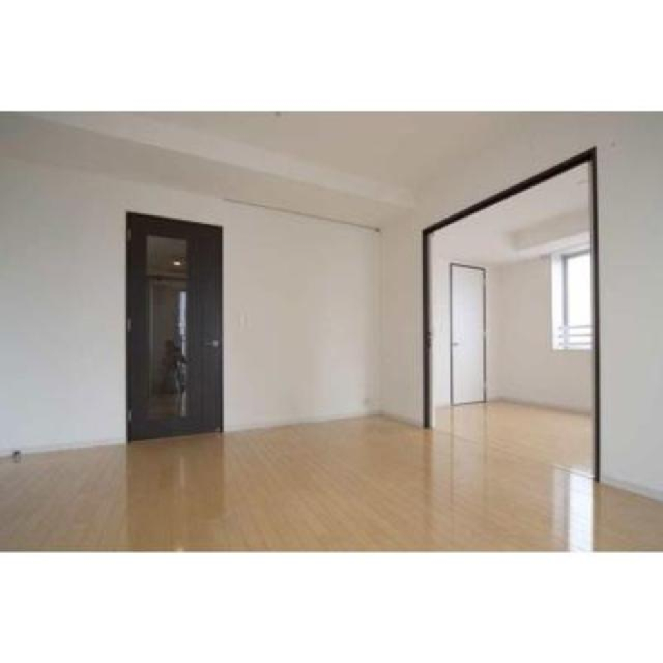 １０．１帖と６６帖の洋室が広がります。※写真は同タイプ住戸です。