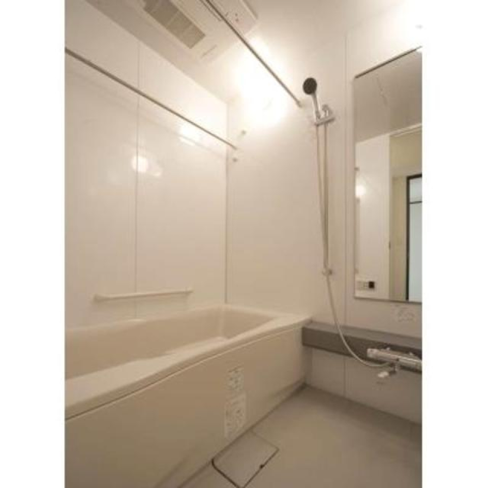 浴室の様子。※写真は同タイプ住戸です。