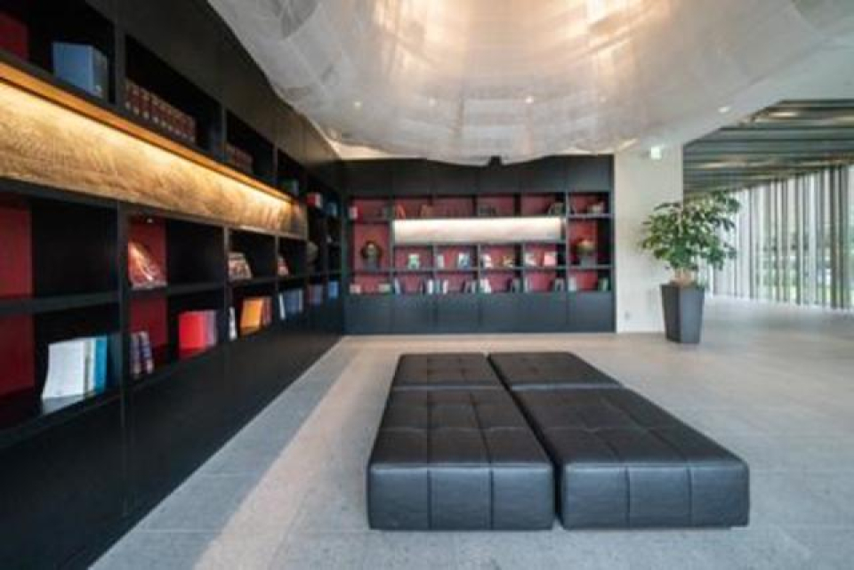 大人カジュアルなロビー