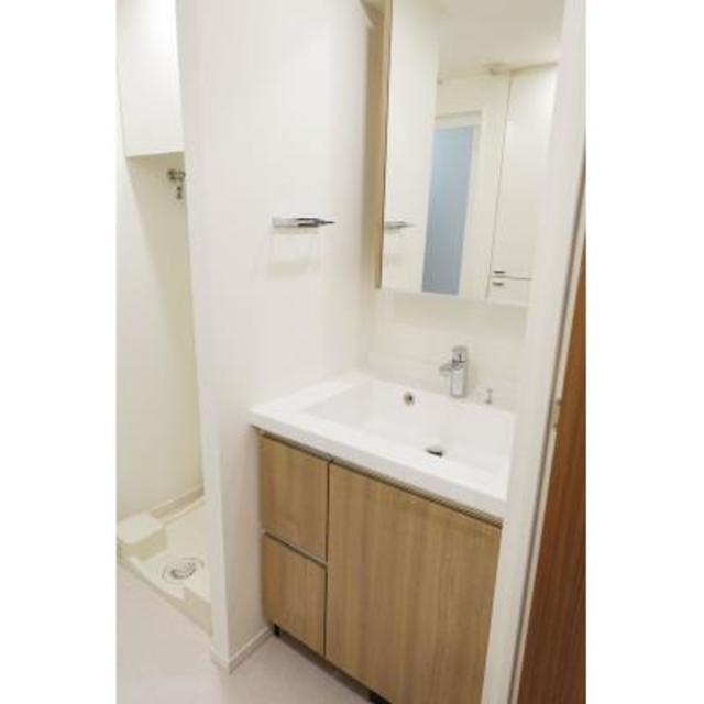 嬉しい独立洗面台。※写真は同タイプ住戸です。