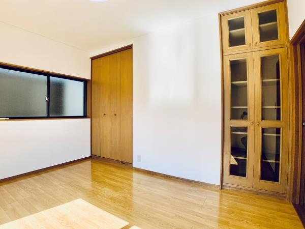 洋室は２階に３部屋あります。