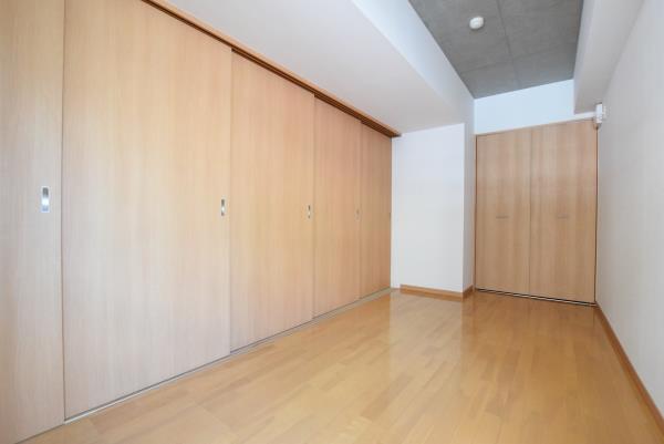 仕切り扉を閉めるとこんな感じ。