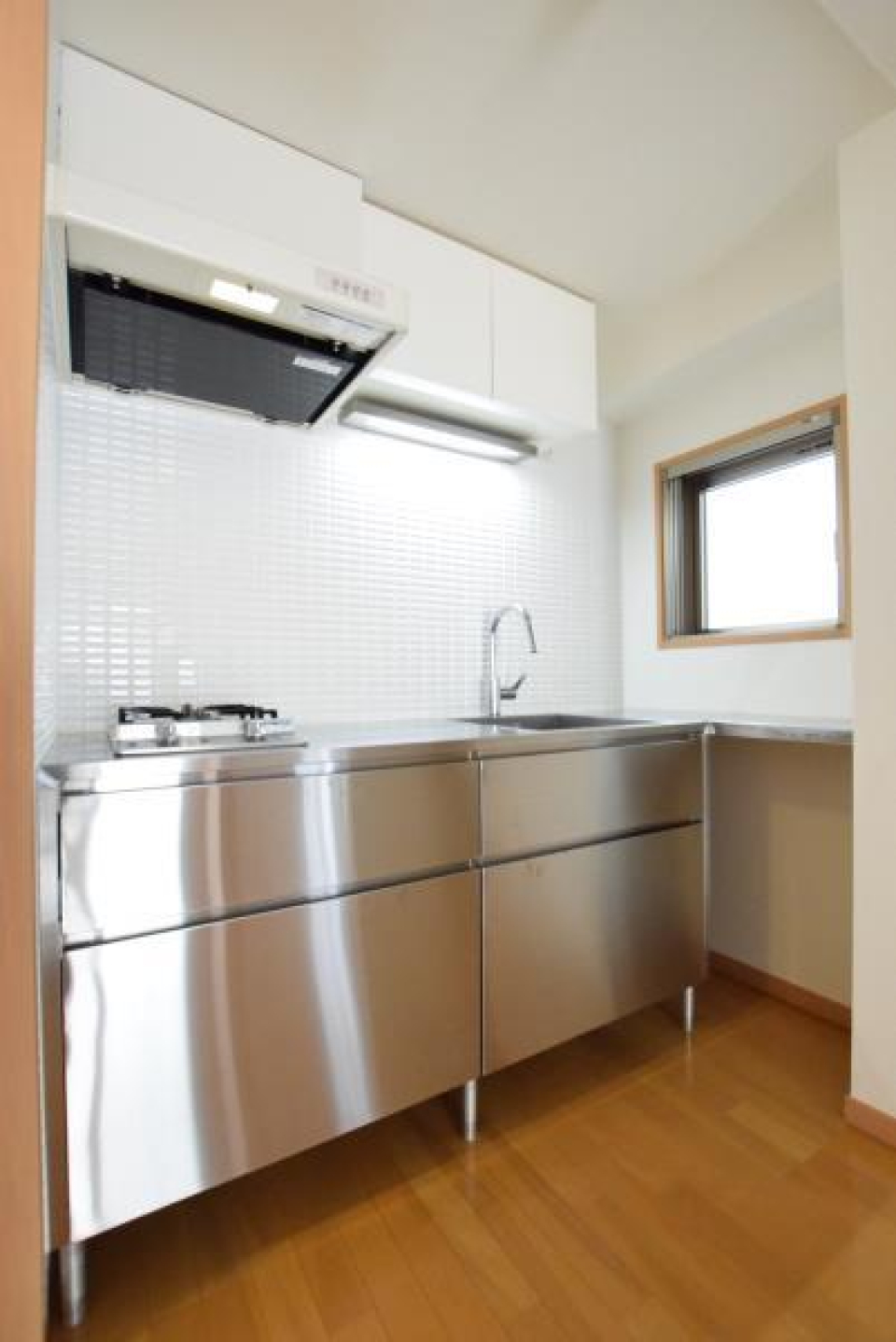 ステンレス長のパネルがオシャレですね！